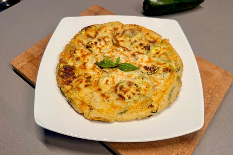 Schiacciata di zucchine in padella