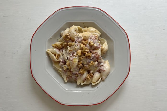 Conchiglie speck e noci