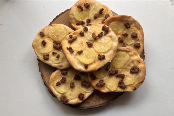 Pizzette patate e salsiccia