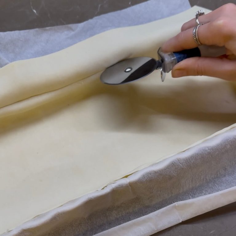 Dolce di pasta sfoglia e savoiardi step2