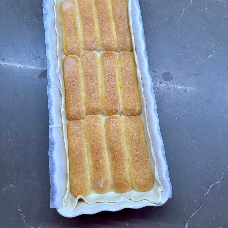 Dolce di pasta sfoglia e savoiardi step6