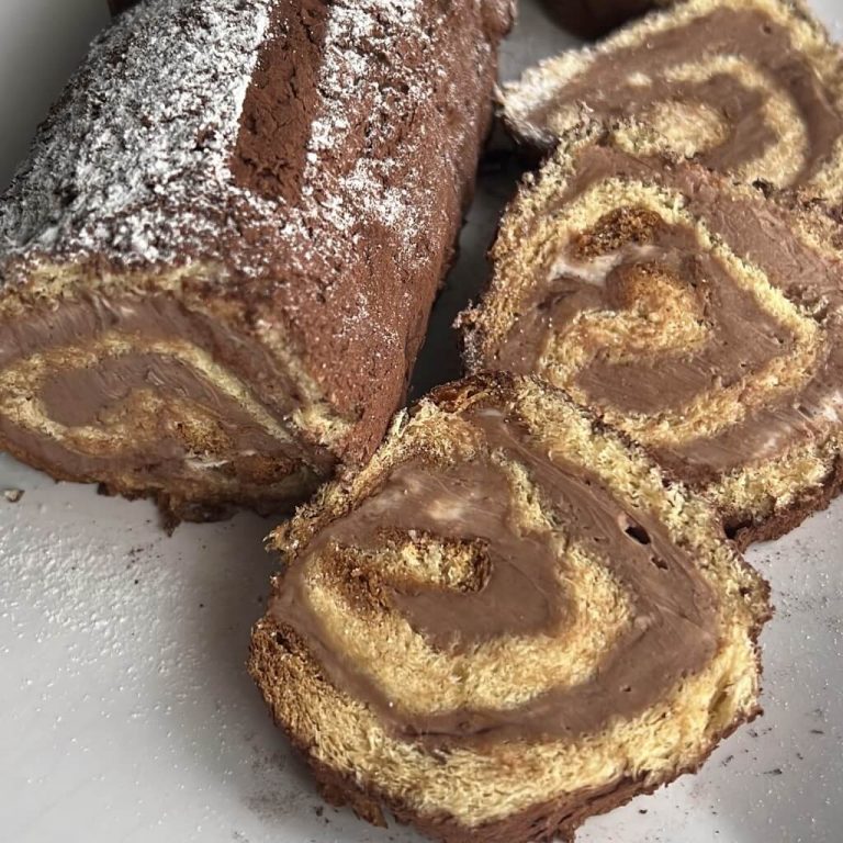 Rotolo di pandoro nutella e mascarpone step4