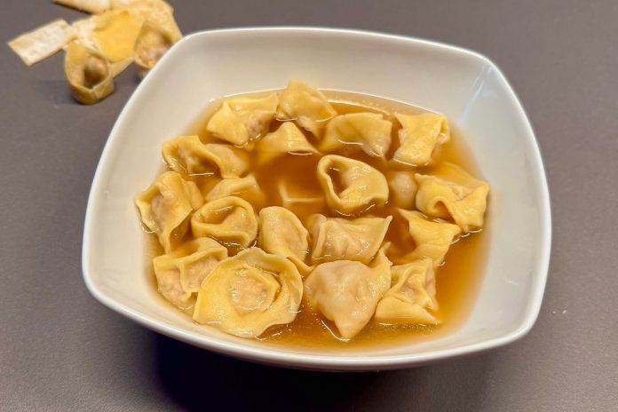 Tortellini in brodo