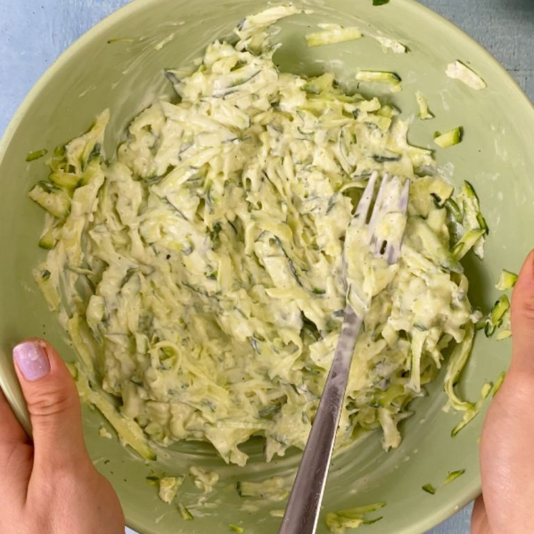Treccia di pasta sfoglia al salmone step2