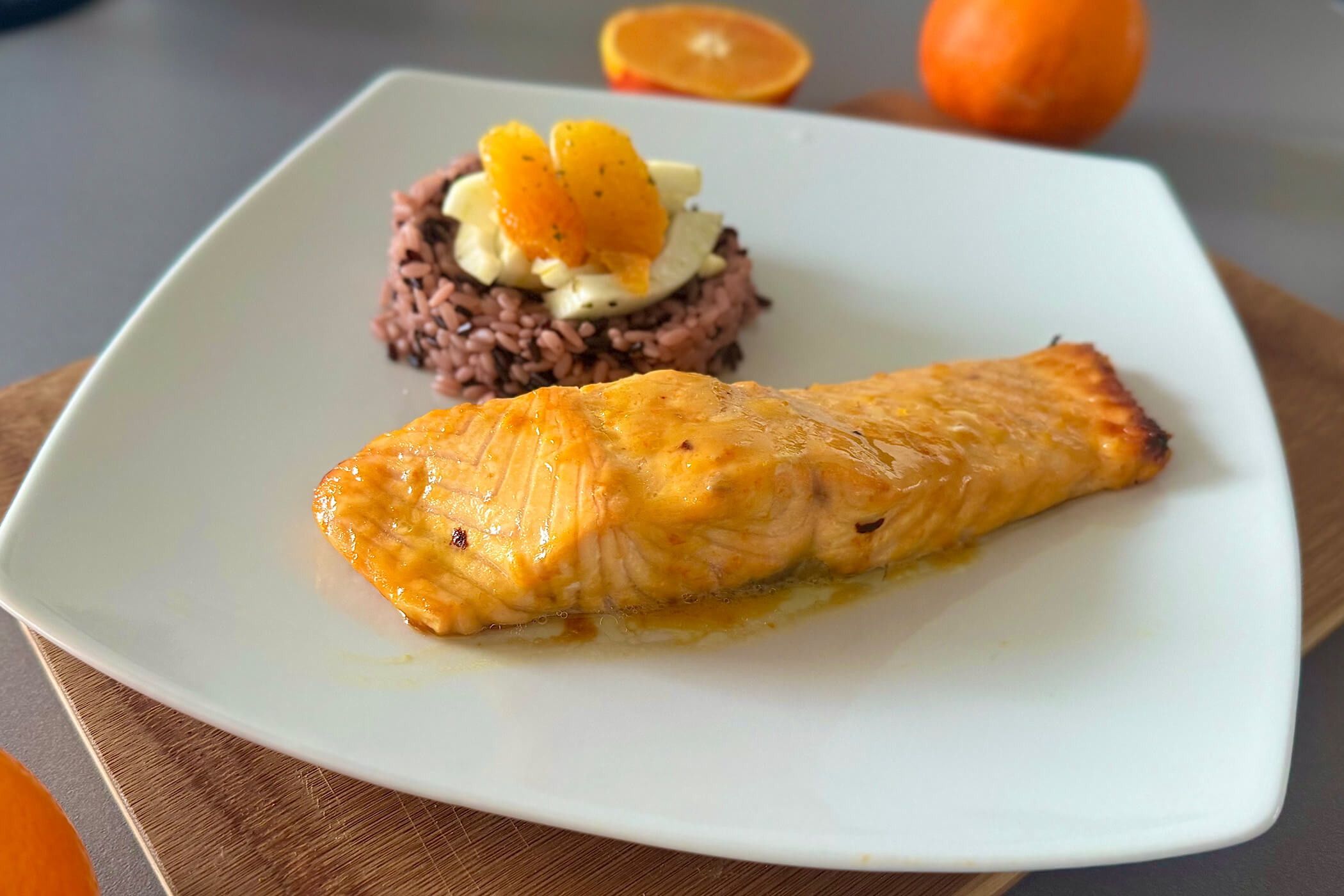 Salmone al forno, la ricetta all’arancia e senape da provare