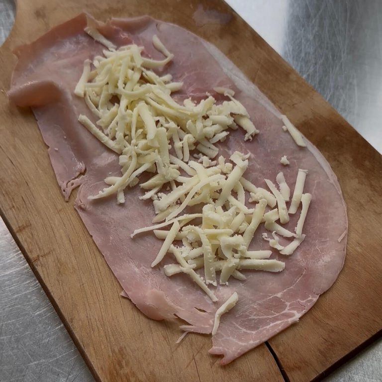 Cannoli di pasta sfoglia e asparagi step4
