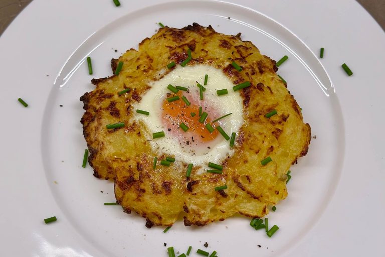 Nidi di patate e uova, la ricetta perfetta in friggitrice ad aria