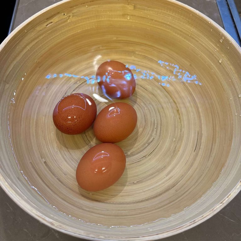 Uova marinate in salsa di soia step2