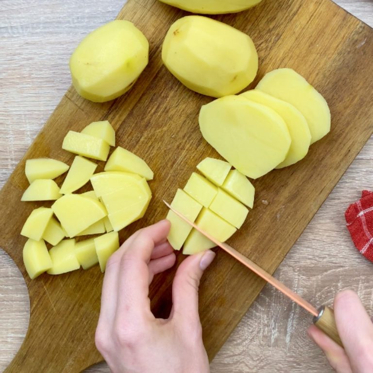 Bocconcini di pollo e patate in padella step1