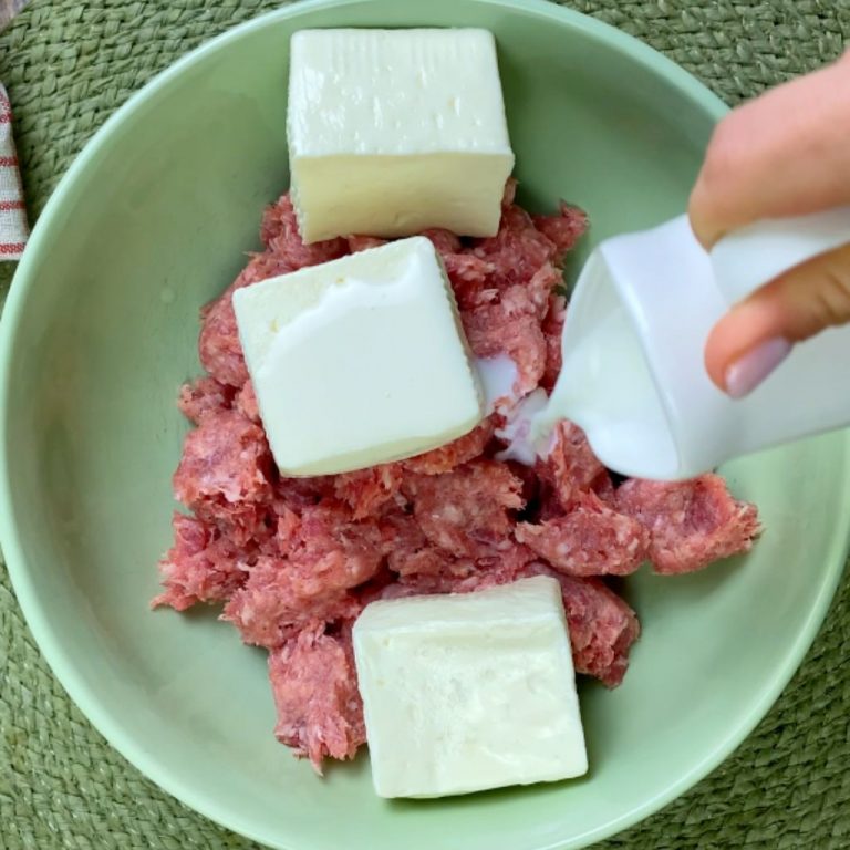 Torta di rose salata salsiccia e stracchino step1