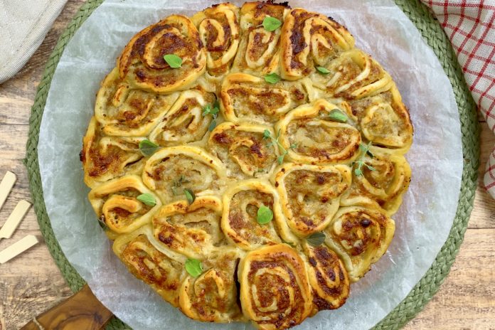 Torta di rose salata salsiccia e stracchino