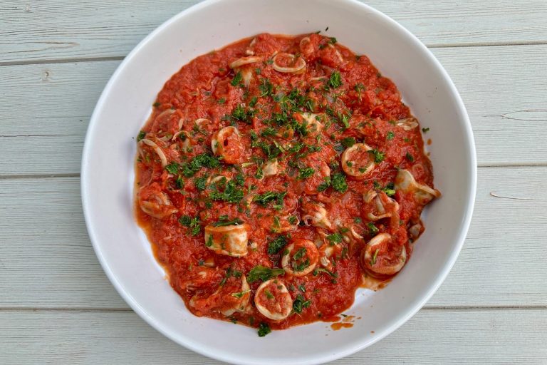 Calamari in umido: il secondo di mare semplice ma saporito