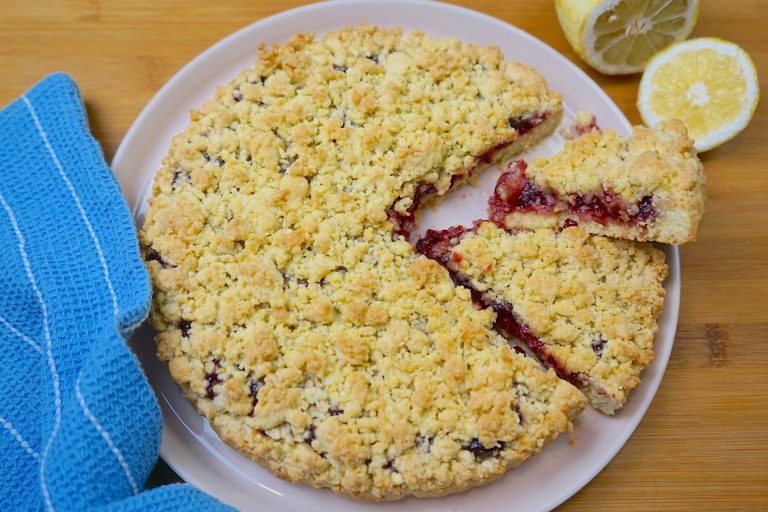 Sbriciolata alla marmellata: la torta facilissima che amerai!