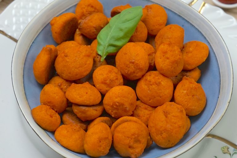 Salatini al pomodoro: la ricetta facile che ti svolta antipasti e aperitivi!