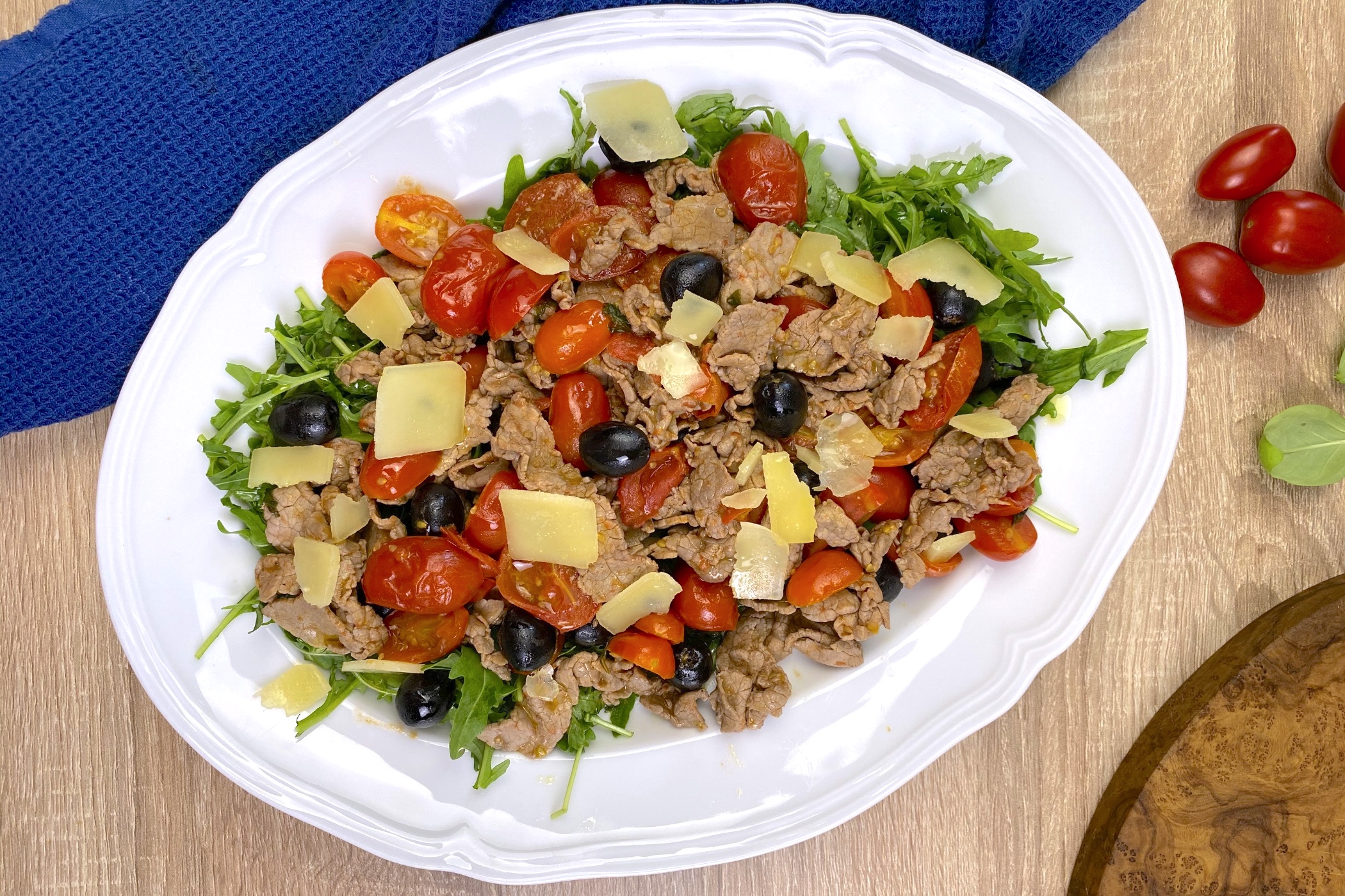 Straccetti alla mediterranea: la ricetta per una cena pronta in soli 15 minuti