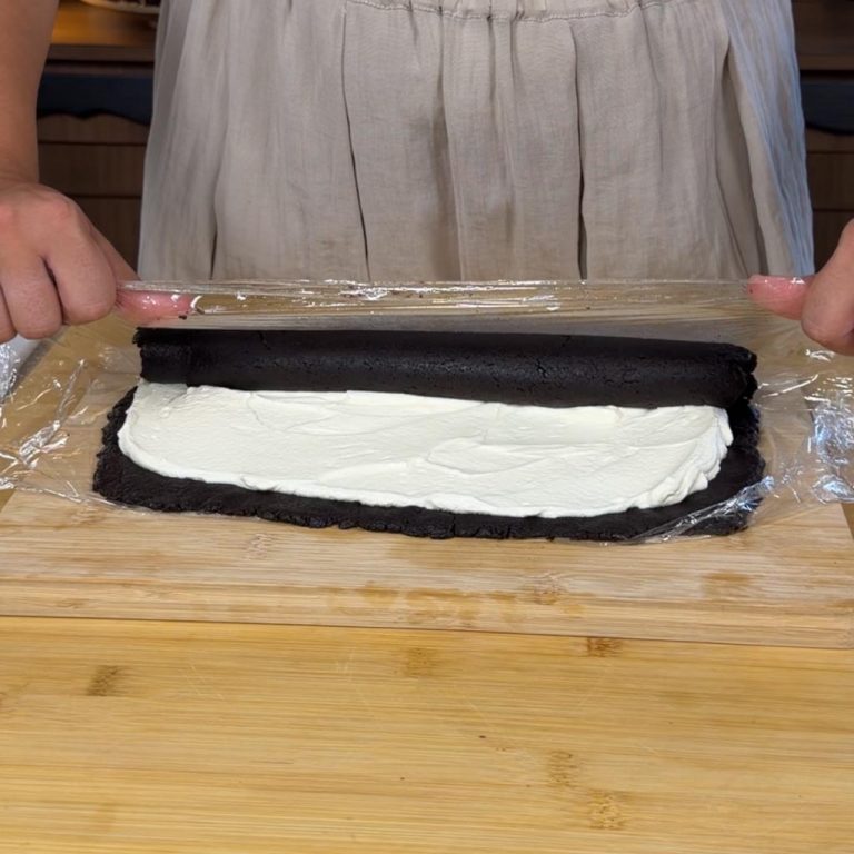 Rotolo al cioccolato senza cottura step4