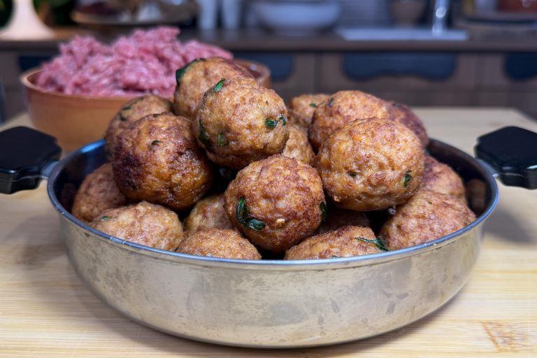 Polpette fritte: la ricetta tradizionale per ottenerle croccanti fuori e morbide dentro