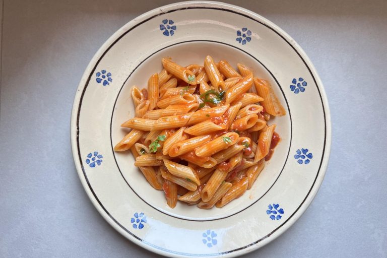 Pasta all’arrabbiata: la ricetta tradizionale, piccante al punto giusto!
