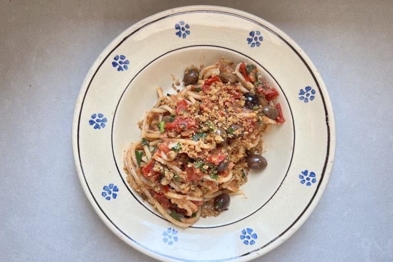 Spaghetti alla pantesca: il primo siciliano che profuma di Mediterraneo