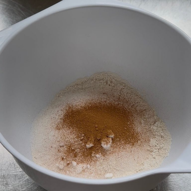 Torta di mele e amaretti step1