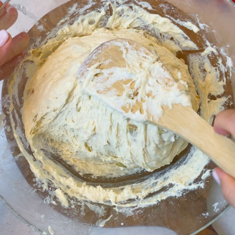 Focaccia all’olio EVO con olive e pomodorini step3