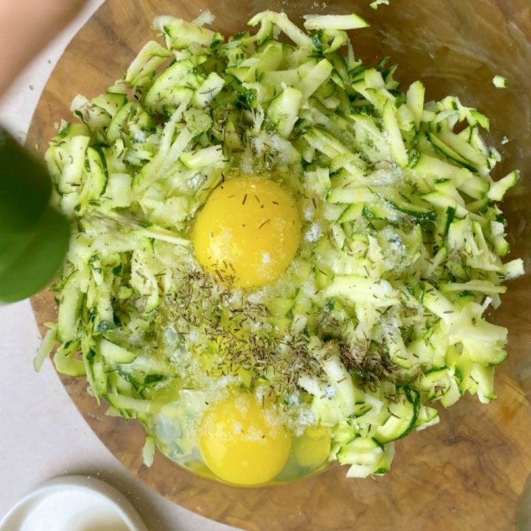 Torta di zucchine in padella step1